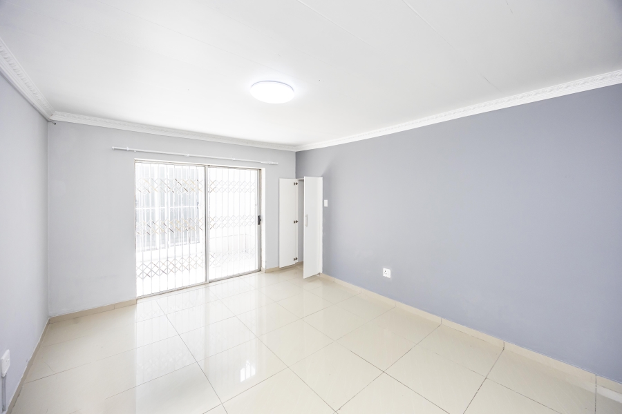 5 Bedroom Property for Sale in Sunnyridge Eastern Cape